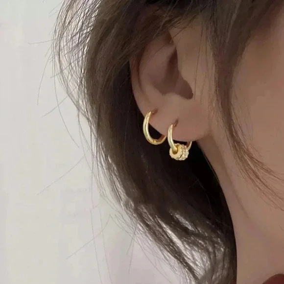 Gold Crystal Round Huggie Hoop Earrings Sterling Silver Brand New - Picture 2 of 4